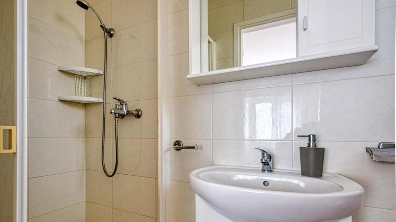 Room Mario Ровінь Екстер'єр фото